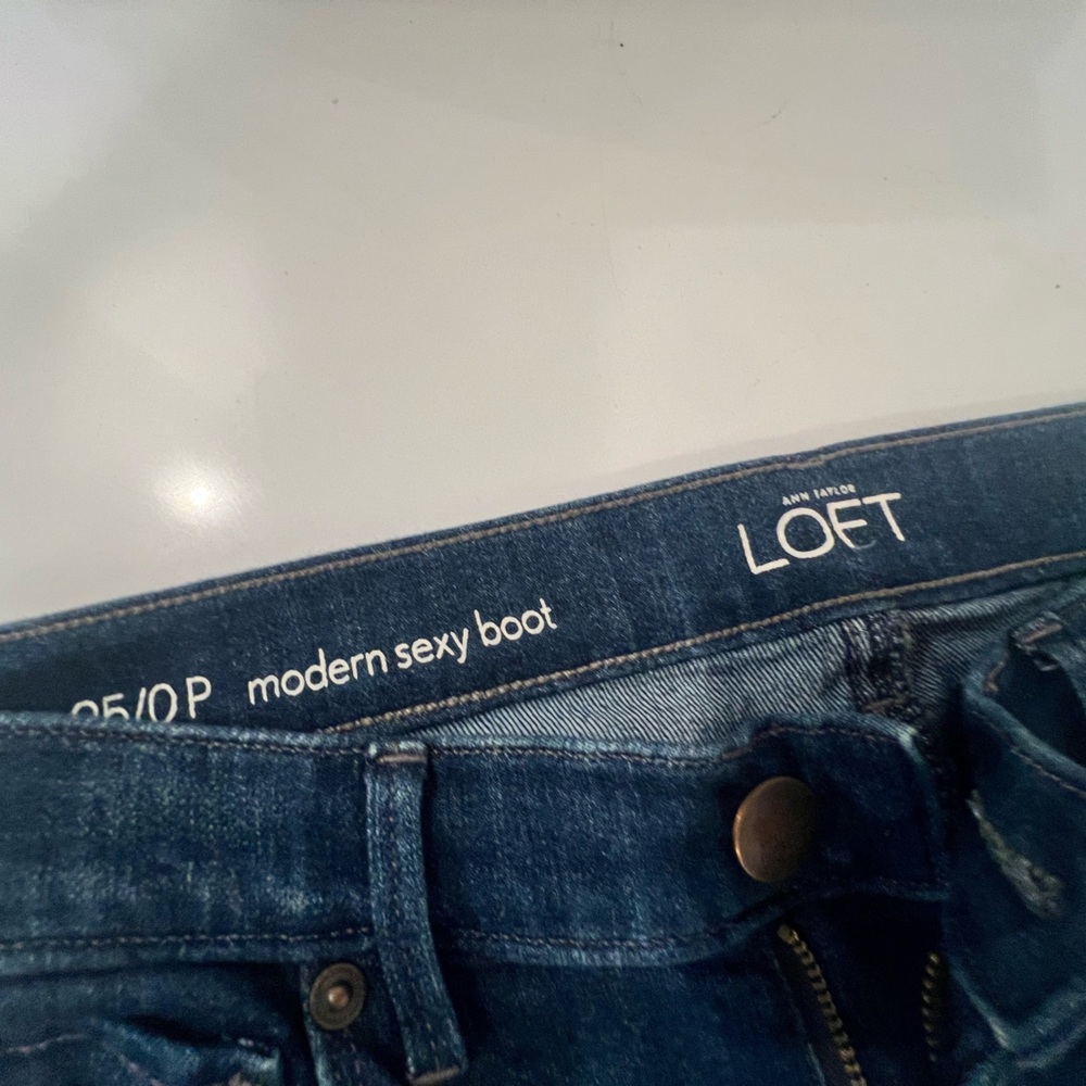 L O F T Jeans 25/0P and "Modern Sexy Boot". Modern, form-fitting bootcut style.